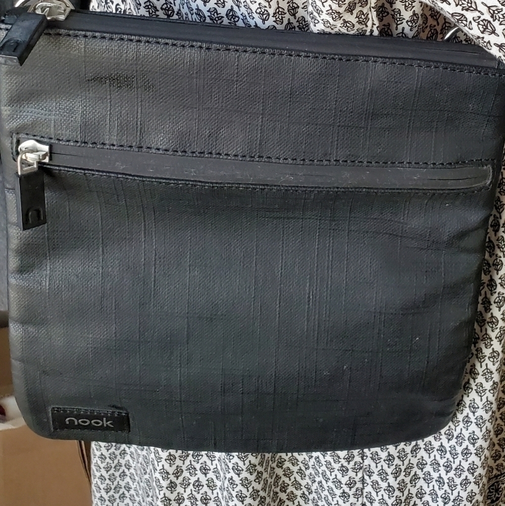 Nook back cross body shoulder bag